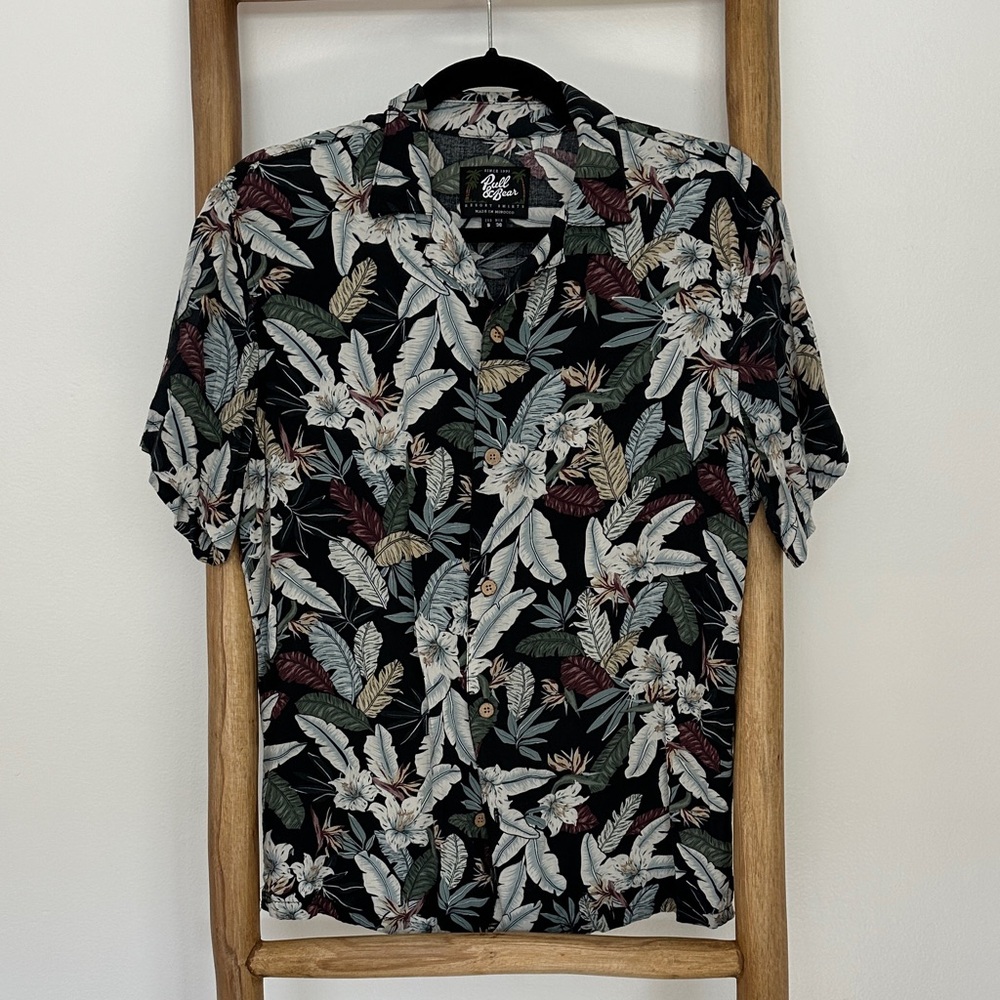Pull&Bear Black and Green Leaf Print Shirt